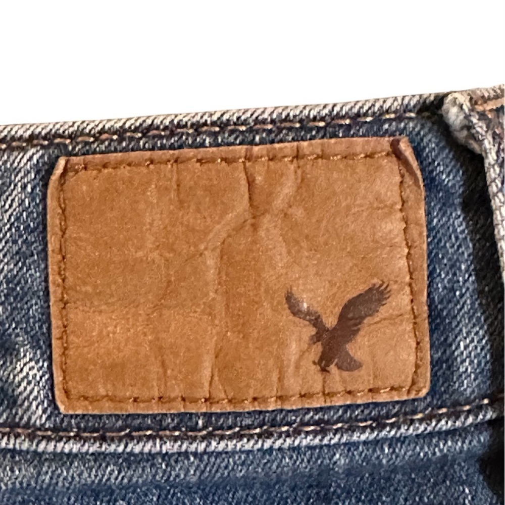 American, Eagle outfitters Blue distressed Denim Jeans. - Picture 6 of 7